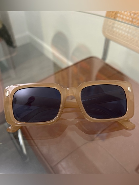 Accessories - Chunky Rectangular Sunglasses in Translucent Beige with Dark Lenses
